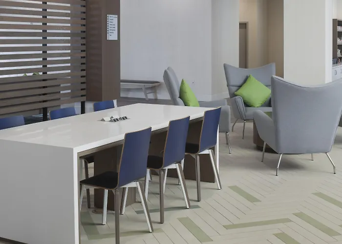 Holiday Inn Express & Suites Orlando At Seaworld By Ihg - With Free Shuttle Service To Seaworld Parks